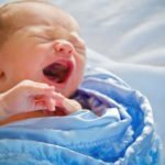 هل يشعر الجنين بألم الولادة؟