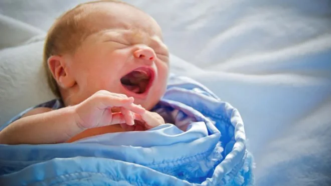 هل يشعر الجنين بألم الولادة؟